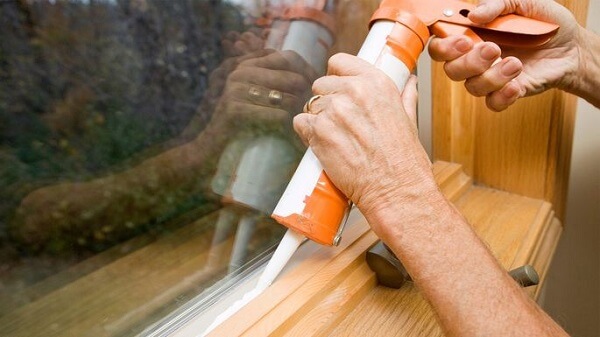 Home Repairs: What Are The Best Caulk For Windows?