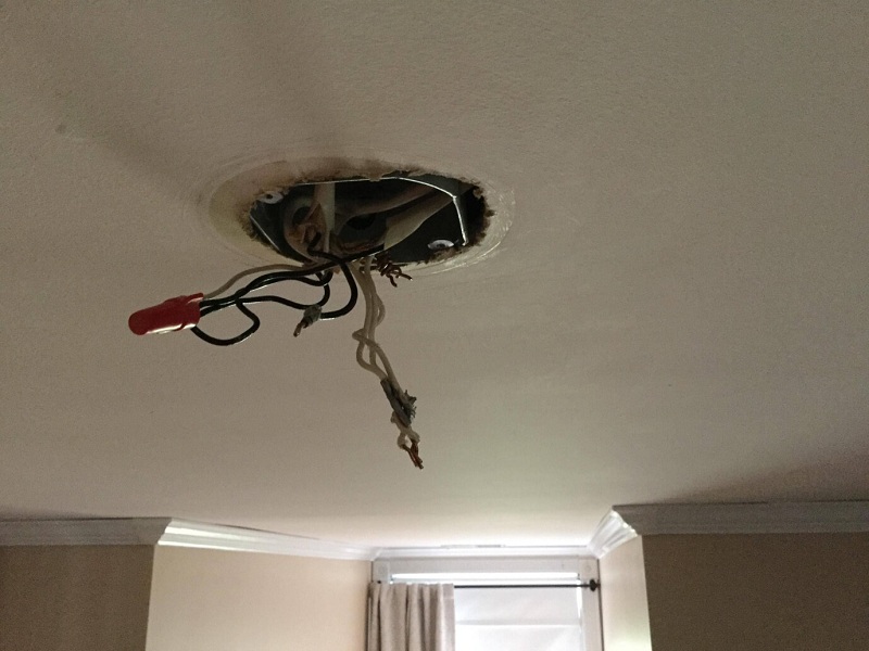 no Ground Wire in Ceiling Light Fixture Junction